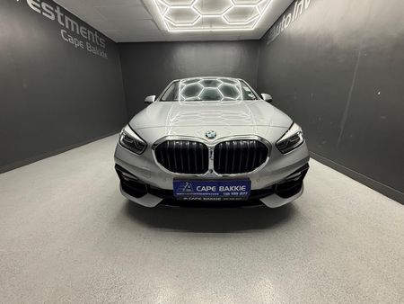 2021-BMW-1-Series-118i-Sport-Line_6