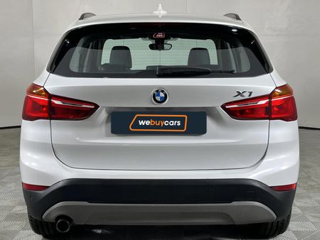 2017-BMW-X1-sDrive18i-Auto_18