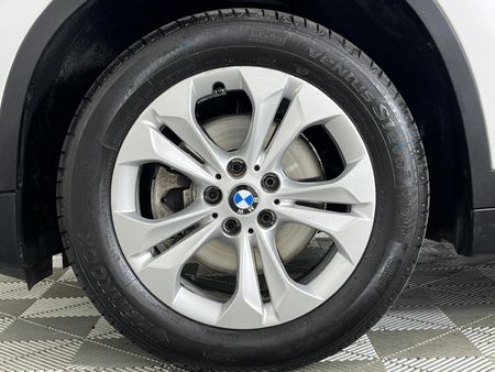 2017-BMW-X1-sDrive18i-Auto_4