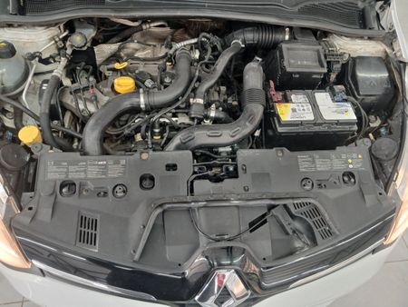 2015-Renault-Clio-IV-900T-Dynamique-5-dr-66kW_12