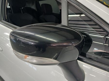 2015-Renault-Clio-IV-900T-Dynamique-5-dr-66kW_15
