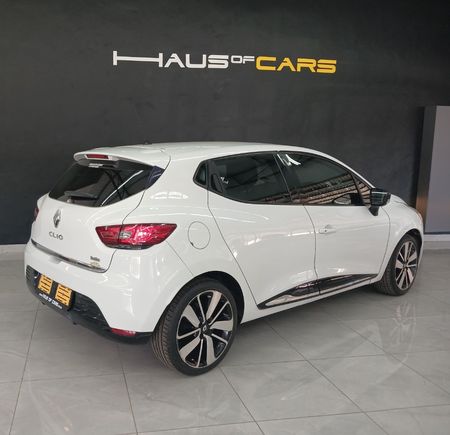 2015-Renault-Clio-IV-900T-Dynamique-5-dr-66kW_19
