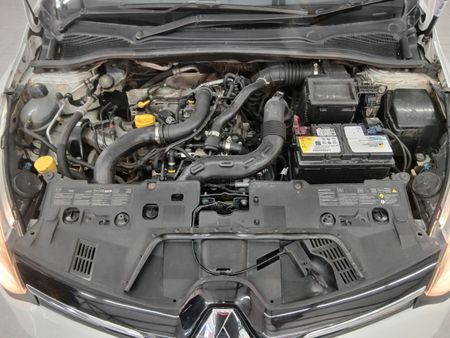 2015-Renault-Clio-IV-900T-Dynamique-5-dr-66kW_2