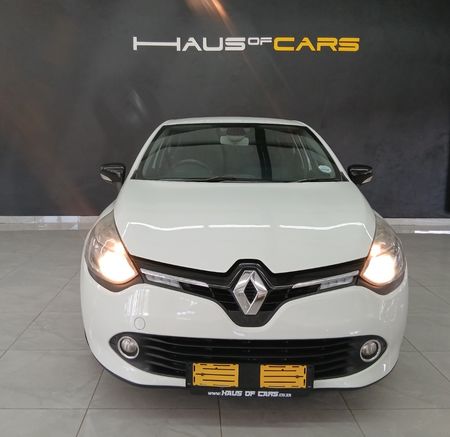 2015-Renault-Clio-IV-900T-Dynamique-5-dr-66kW_4