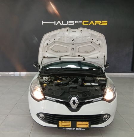 2015-Renault-Clio-IV-900T-Dynamique-5-dr-66kW_5