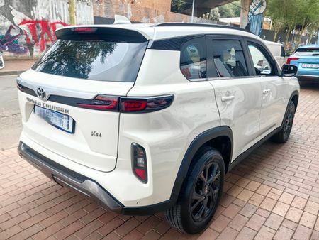 2024-Toyota-Urban-Cruiser-15-XR-Auto_3