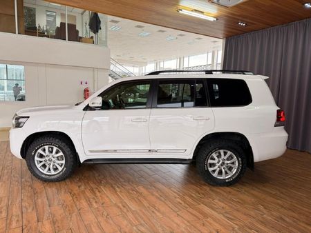 2021-Toyota-Land-Cruiser-200-45-D-V8-VX-R-Auto_11