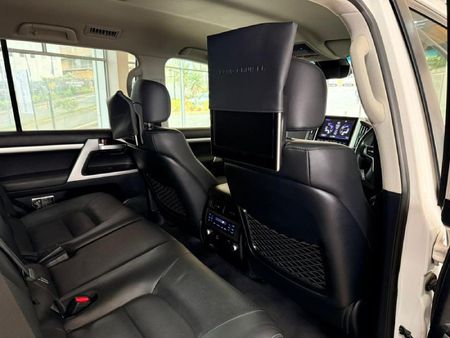 2021-Toyota-Land-Cruiser-200-45-D-V8-VX-R-Auto_15