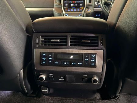 2021-Toyota-Land-Cruiser-200-45-D-V8-VX-R-Auto_16