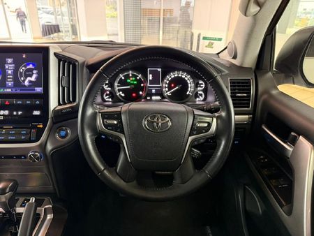 2021-Toyota-Land-Cruiser-200-45-D-V8-VX-R-Auto_23