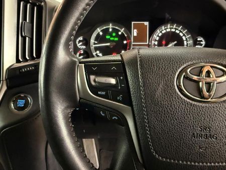 2021-Toyota-Land-Cruiser-200-45-D-V8-VX-R-Auto_24