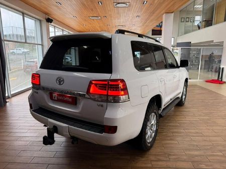 2021-Toyota-Land-Cruiser-200-45-D-V8-VX-R-Auto_5