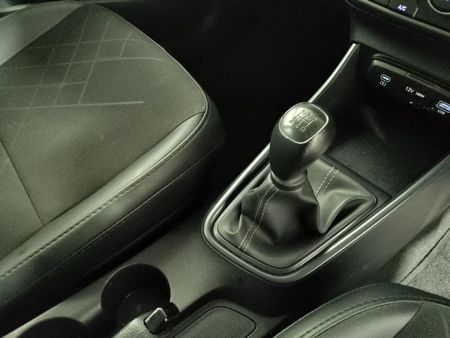 2024-Hyundai-i20-12-Premium_19