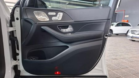 2025-Mercedes-Benz-GLE-Coupe-450D-4Matic_10