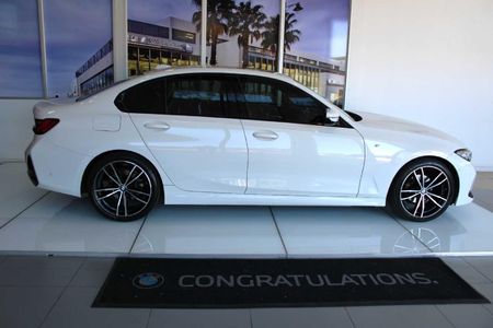 2022-BMW-3-Series-318i-M-Sport-Auto_3