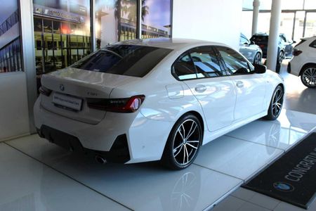 2022-BMW-3-Series-318i-M-Sport-Auto_5