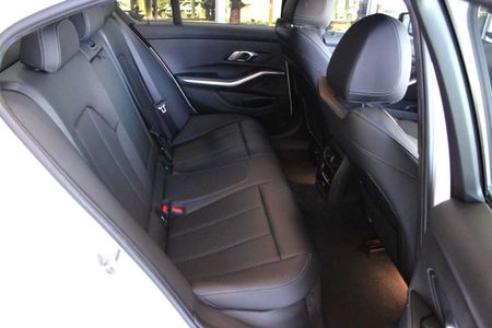 2022-BMW-3-Series-318i-M-Sport-Auto_8