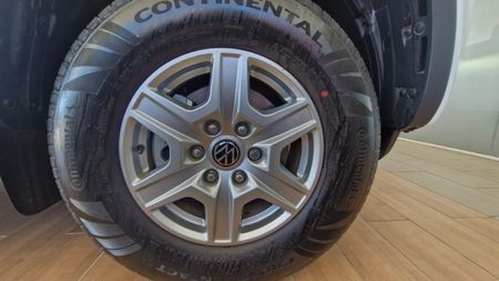 2026-Volkswagen-Amarok-20-TDI-125kW-Life-Auto-Double-Cab_5