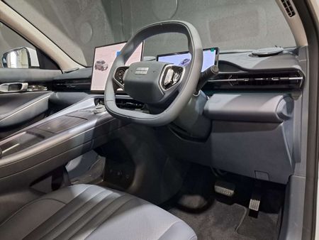 2026-Geely-E5-Apex_13