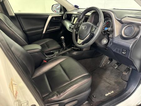 2016-Toyota-RAV4-20-GX_9