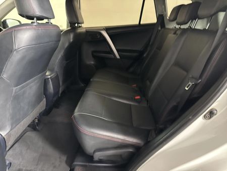 2016-Toyota-RAV4-20-GX_3