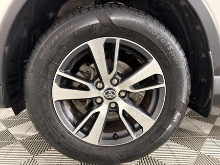 2016-Toyota-RAV4-20-GX_4