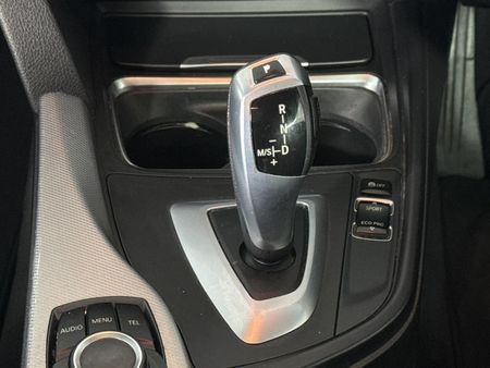 2012-BMW-3-Series-320d-M-Sport-Auto_9