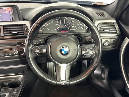 2012-BMW-3-Series-320d-M-Sport-Auto_11