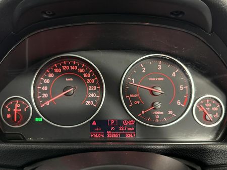 2012-BMW-3-Series-320d-M-Sport-Auto_2