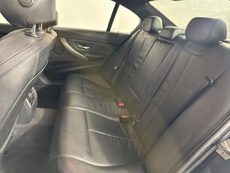 2012-BMW-3-Series-320d-M-Sport-Auto_3