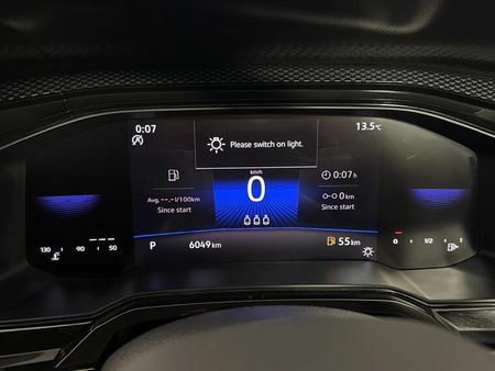 2025-Volkswagen-Polo-10-TSI-Life-Auto-DSG_2