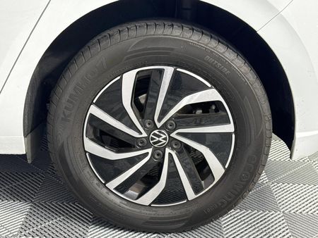 2025-Volkswagen-Polo-10-TSI-Life-Auto-DSG_6
