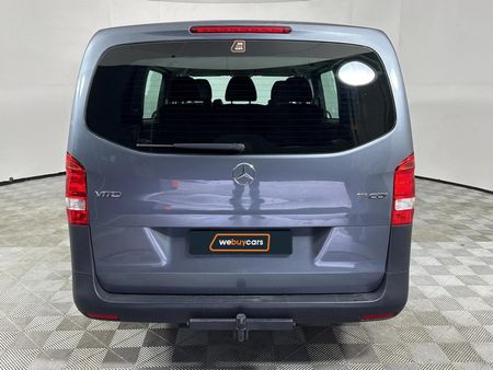 2018-Mercedes-Benz-Vito-111-16-CDI-Mixto-CrewCab-Panel-Van_17