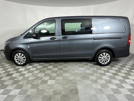 2018-Mercedes-Benz-Vito-111-16-CDI-Mixto-CrewCab-Panel-Van_18