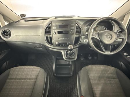 2018-Mercedes-Benz-Vito-111-16-CDI-Mixto-CrewCab-Panel-Van_1