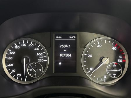 2018-Mercedes-Benz-Vito-111-16-CDI-Mixto-CrewCab-Panel-Van_2