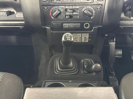 2011-Land-Rover-Defender-90-Puma-Station-Wagon_9