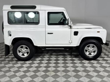 2011-Land-Rover-Defender-90-Puma-Station-Wagon_14