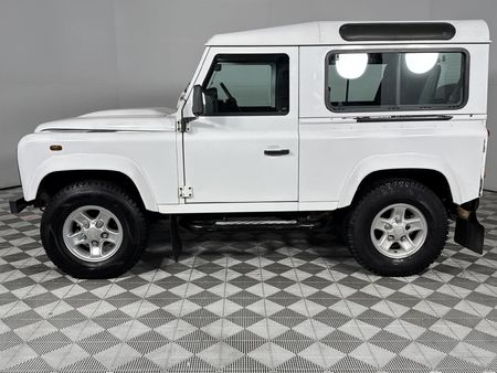 2011-Land-Rover-Defender-90-Puma-Station-Wagon_16