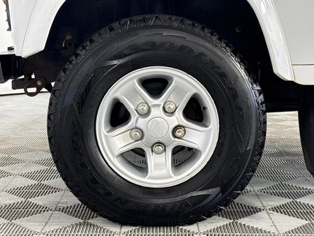2011-Land-Rover-Defender-90-Puma-Station-Wagon_3