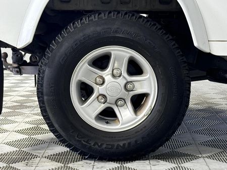 2011-Land-Rover-Defender-90-Puma-Station-Wagon_6
