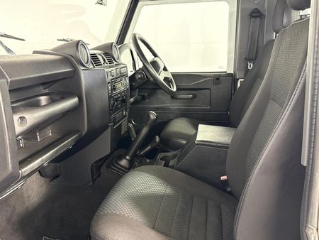 2011-Land-Rover-Defender-90-Puma-Station-Wagon_7