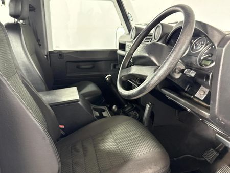 2011-Land-Rover-Defender-90-Puma-Station-Wagon_8