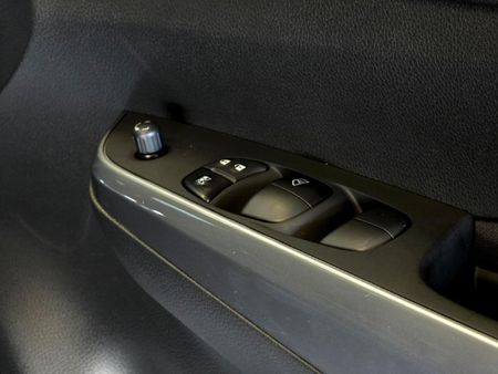 2026-Nissan-Navara-25-DDTi-SE-Auto-Double-Cab_17
