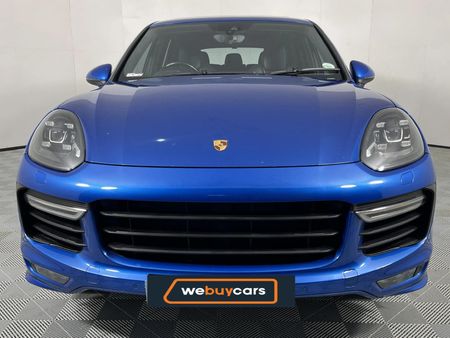 2017-Porsche-Cayenne-GTS-Auto_13