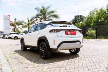 2025-Toyota-Starlet-Cross-15XS_4