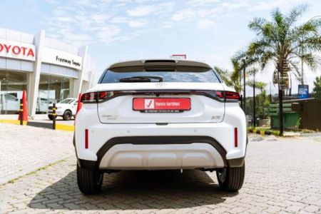 2025-Toyota-Starlet-Cross-15XS_5