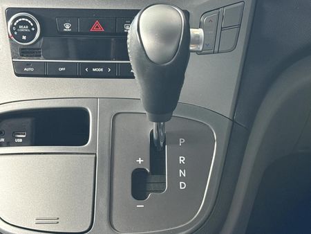 2021-Hyundai-H-1-25-CRDi-Elite-Auto_10