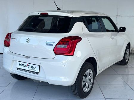 2023-Suzuki-Swift-12-GL-Auto_3