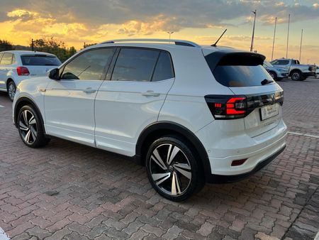 2023-Volkswagen-T-Cross-15-TSI-R-Line-Auto_4